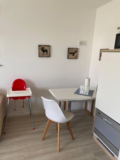 Ferienwohnung Mit Blick Auf Den Feldberg Weilmunster Exteriör bild
