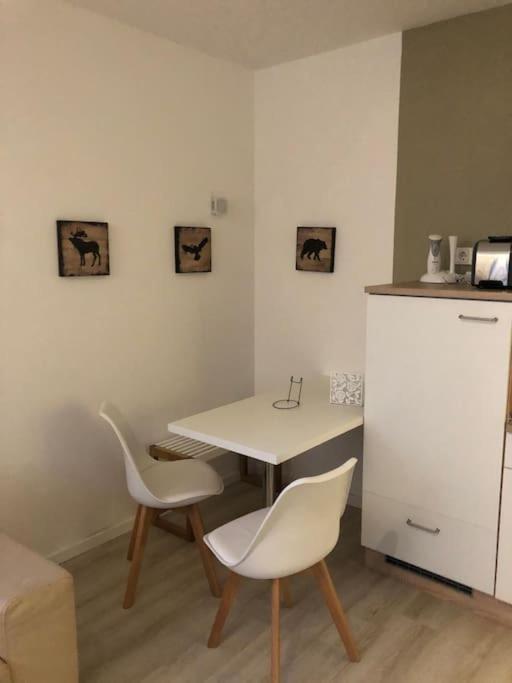 Ferienwohnung Mit Blick Auf Den Feldberg Weilmunster Exteriör bild